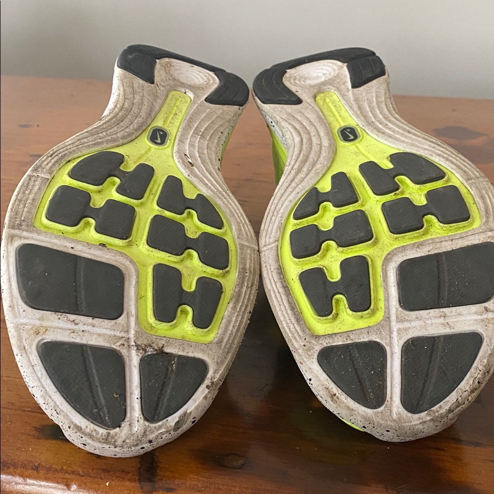 Womens Nike flyknit lunar 1+ running shoe in volt yellow and black colorway 7.5 - Picture 11 of 13